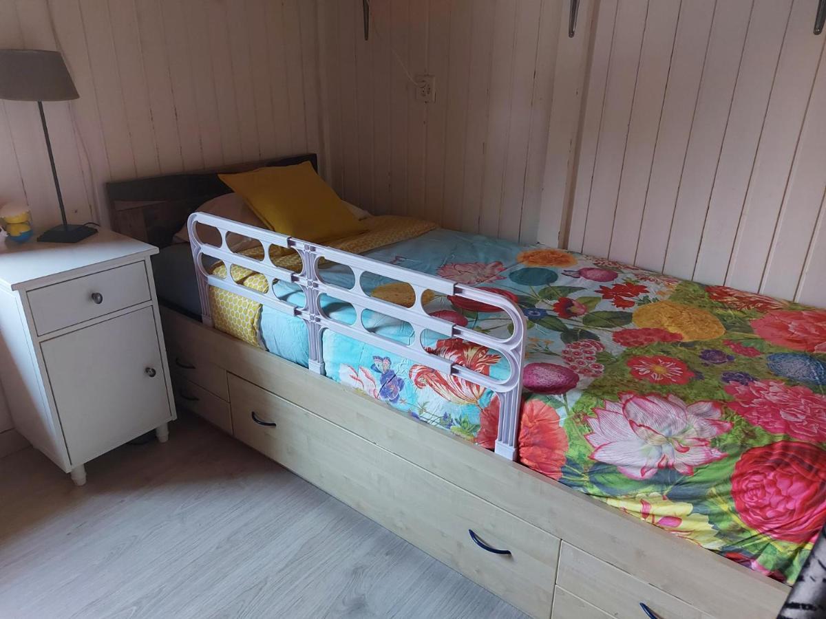 Petite Maison Sur La Colline Du Gibloux: 1Chambre,1 Salon Et Salle De Bain Prives Au Rez De Chausse, Piscine Exterieur Et Bbq , Le Châtelard-Montreux Екстериор снимка